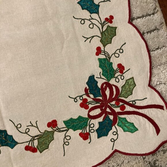 Mid Century Linen Blend Embroidered Metallic Ribbon Holly Tablecloth & Napkins - Picture 2 of 9